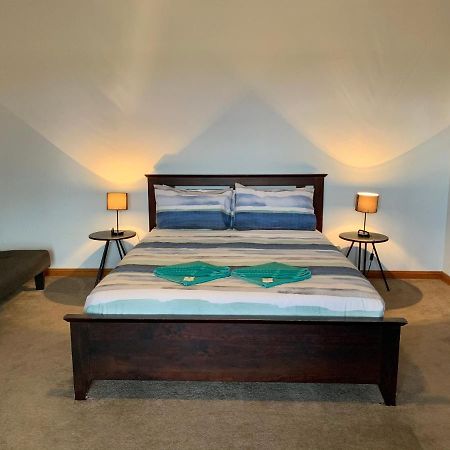 Bee'S Place - 3 Bedroom Home On 10 Acres Of Land With Distant Ocean Views Emu Bay 외부 사진