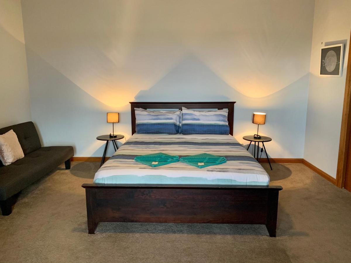 Bee'S Place - 3 Bedroom Home On 10 Acres Of Land With Distant Ocean Views Emu Bay 외부 사진